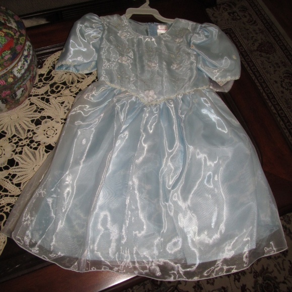 Beautiful Fancy Girl Formal Dress Size 8 Light Blu - Picture 1 of 5